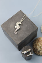 Load image into Gallery viewer, Sea Horse Necklace - Silver
